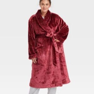 NEW AUDEN WOMENS PLUSH ROBE SIZE: 1X/2X